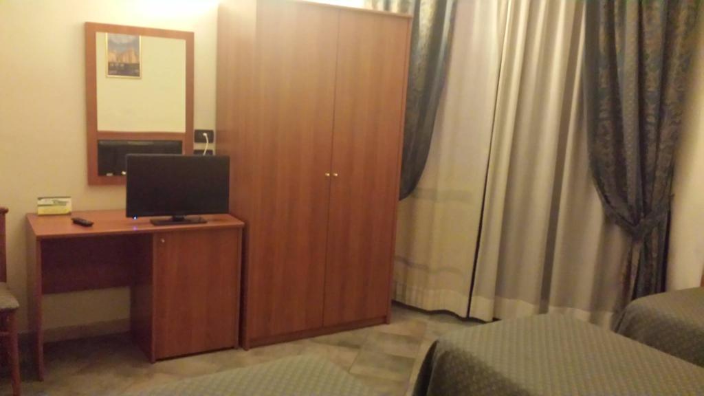 Adelphi Room & Breakfast Ferrara Ngoại thất bức ảnh