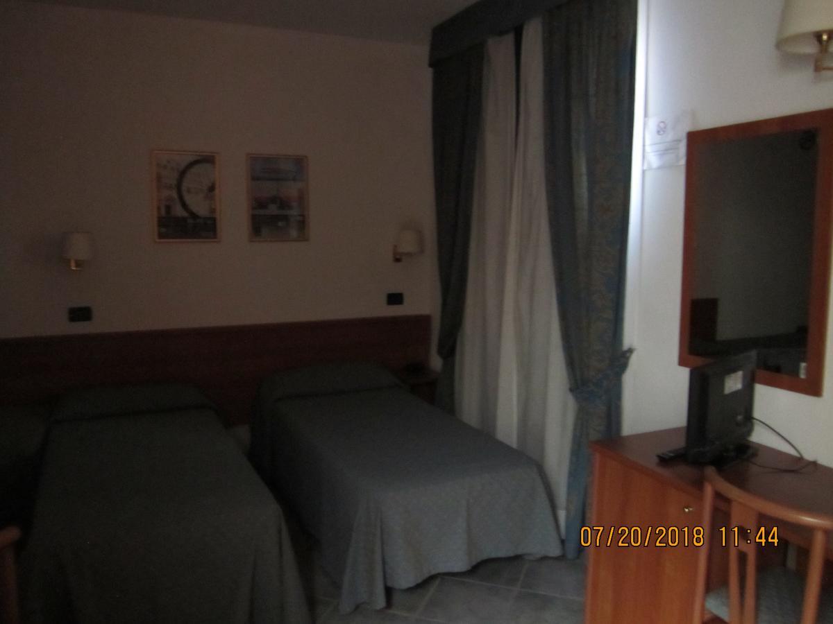 Adelphi Room & Breakfast Ferrara Ngoại thất bức ảnh